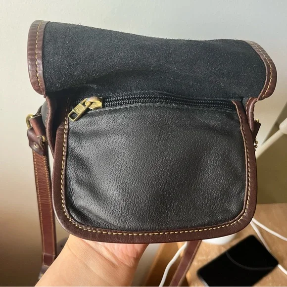 Vintage Roots Saddle Black Leather Crossbody with Brown Trim and Brass Buckle - Picture 7 of 11